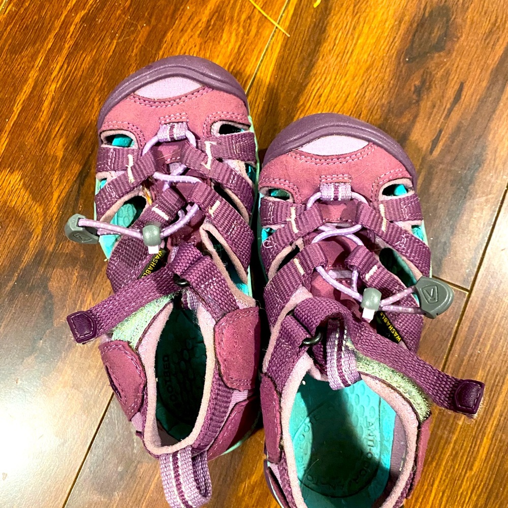 Girls Keen Sandals size 10